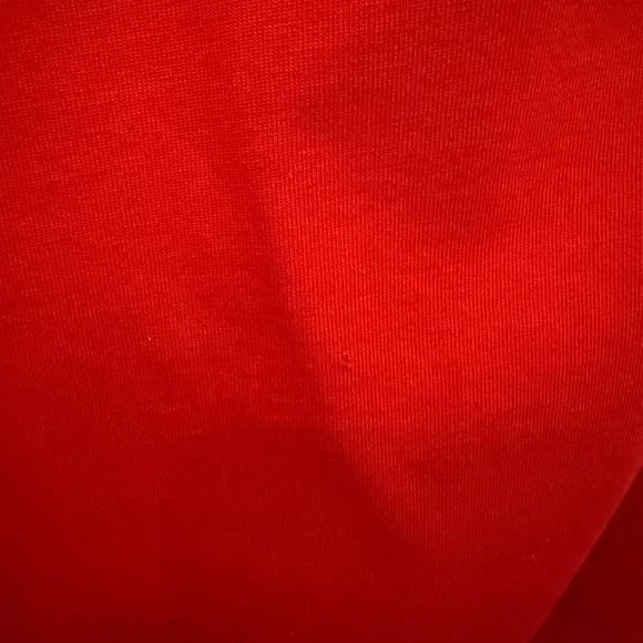 Burberry Red Short Sleeve V-Neck Tee with Black Emblem - Picture 4 of 6